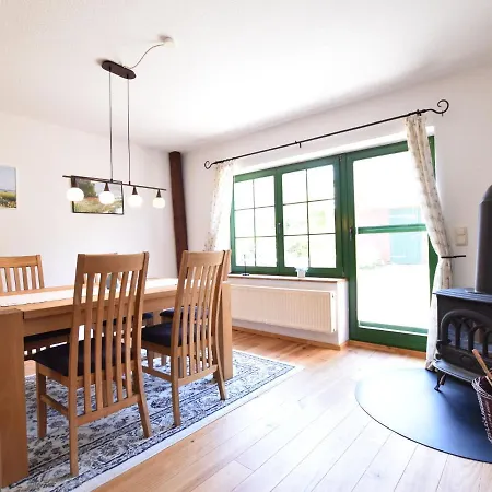 Spacious Holiday Near The Beach